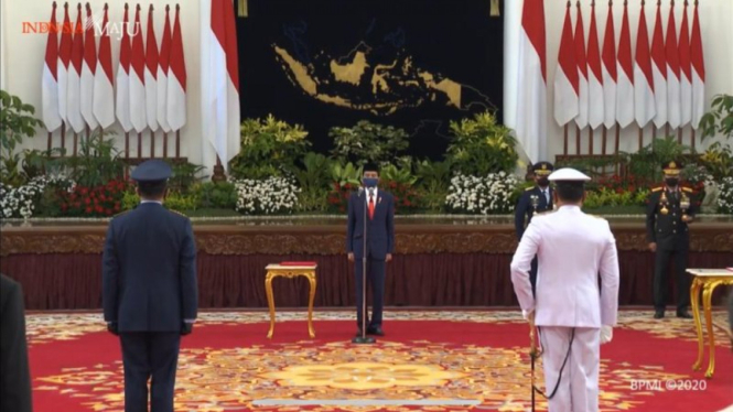Ilustrasi Presiden Jokowi melantik KSAL dan KSAU yang baru di Istana Negara