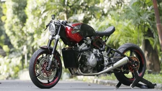 Gaya Modifikasi Yamaha R6 Cafe Racer Bobber milik Ardi Bakrie