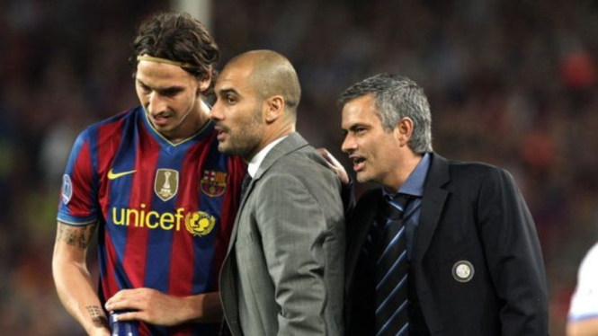 Jose Mourinho saat berbisik ke Pep Guardiola di semifinal Liga Champions 2010