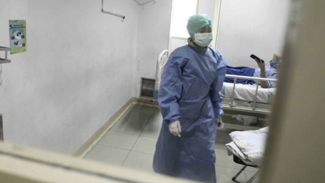 Ratusan perawat harian lepas melaporkan belum menerima THR dan bahkan mengalami pemotongan gaji.