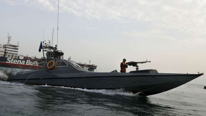 VIVA Militer: Kapal cepat bersenjata Garda Revolusi Iran (IRGC)