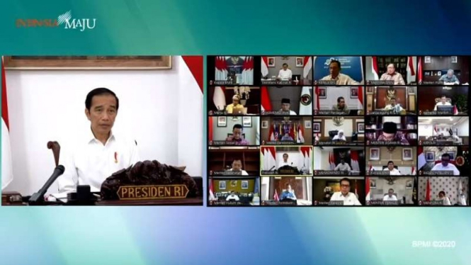 Presiden Jokowi rapat persiapan pelaksanaan protokol tatanan normal baru.