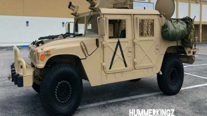 Mobil Hummer bekas armada militer dijual online