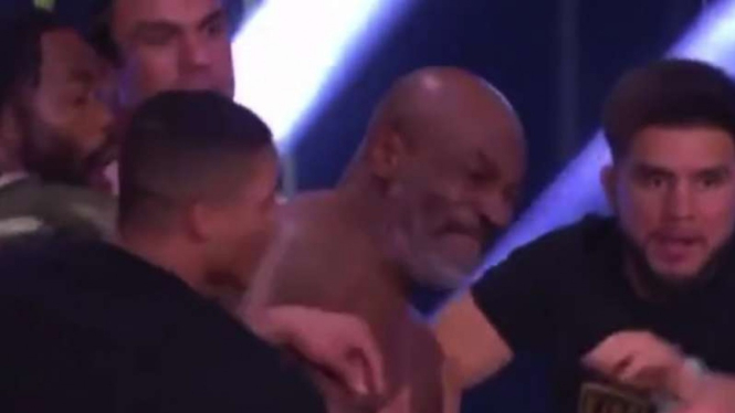 Mike Tyson ngamuk