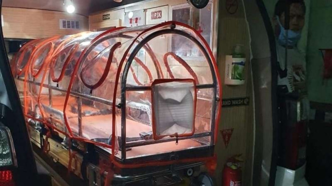 Ilustrasi interior mobil ambulans Suzuki APV