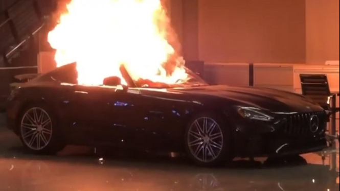 Mercedes-AMG GT dibakar di AS