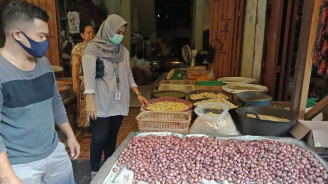 Pedagang Pasar Terong di Makassar memasuki masa New Normal.