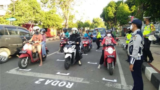 Physical Distancing ala MotoGP yang diterapkan di Tuban, Jawa Timur