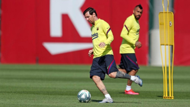 Megabintang Barcelona, Lionel Messi, saat berlatih