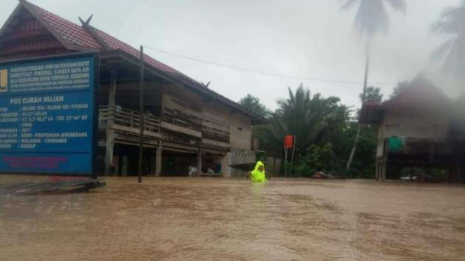 Banjir melanda salah satu wilayah di Indonesia.