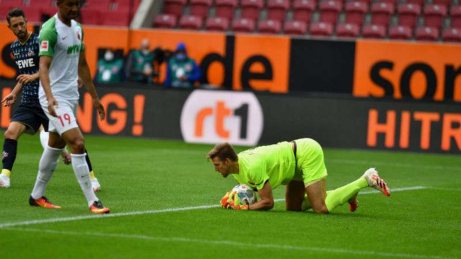 Duel FC Koeln vs FC Augsburg.