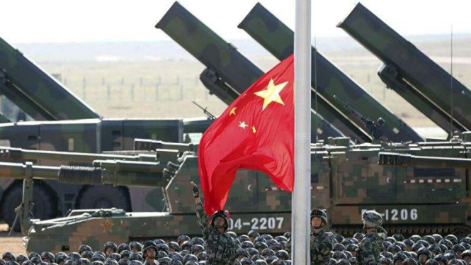 VIVA Militer: Kendaraan rudal balistik Tentara Pembebasan Rakyat China (PLA)