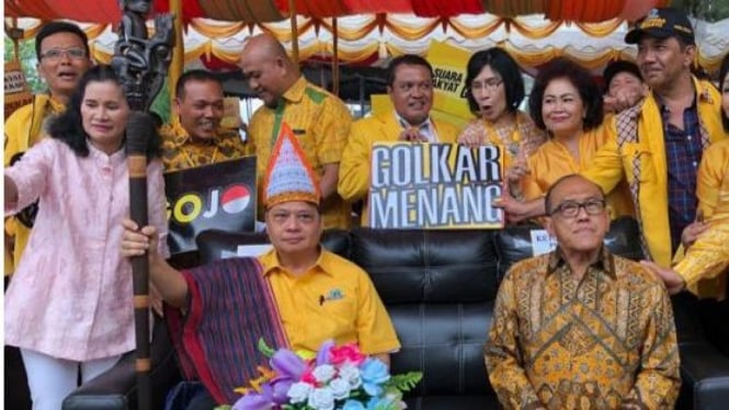 Ketum Golkar Airlangga Hartarto dan Ketua Dewan Pembina Golkar Aburizal Bakrie