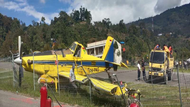 Pesawat pengangkut BBM tergelincir di Bandara Karubaga Papua 