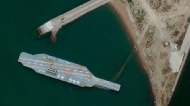 VIVA Militer: Kapal induk palsu di Iran.