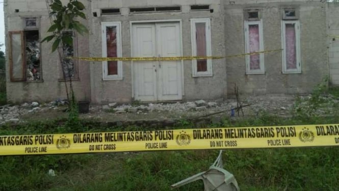 Lokasi penemuan mayat satu keluarga di Tangerang.