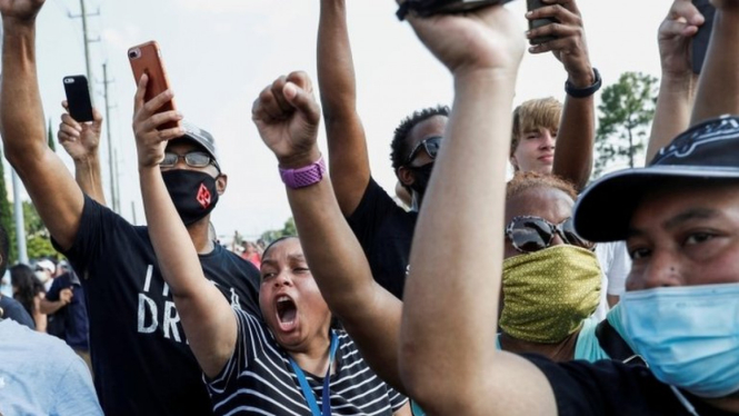 Demo Black Lives Matter menyusul tragedi kematian George  Floyd di AS. - GETTY IMAGES
