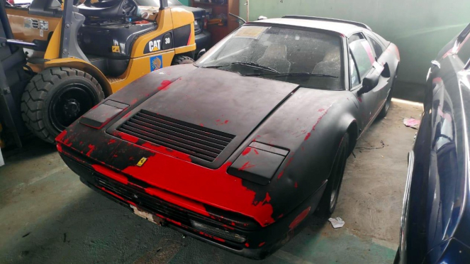 Ferrari 308 GTB dilelang oleh Bea Cukai