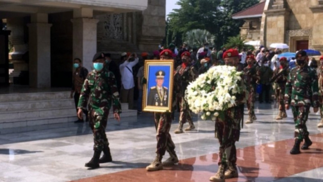 VIVA Militer : Pemakaman Jenderal TNI (Purn) Pramono Edhi Wibowo