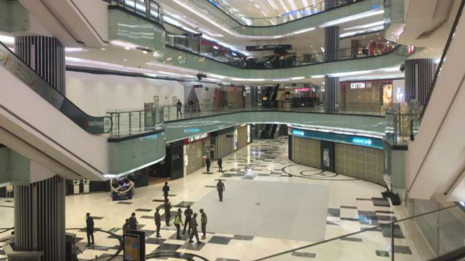 Suasana Lippo Puri Mall saat dibuka kembali di masa PSBB transisi.