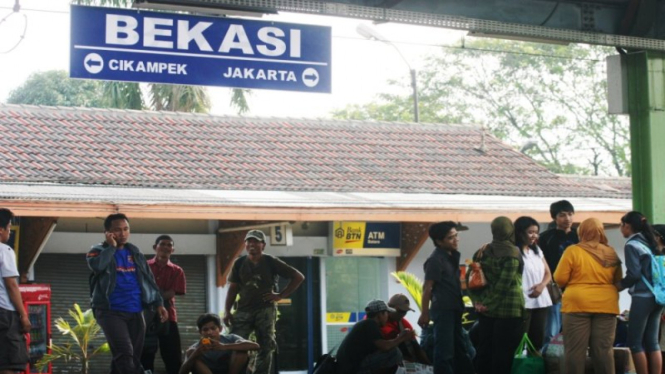 Penumpang KRL di Bekasi di masa new normal 