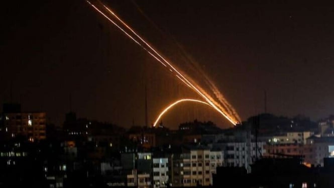 VIVA Militer: Serangan roket Hamas ke basis militer Israel di Jalur Gaza