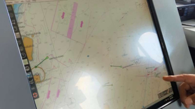 VIVA Militer : Monitor Navigasi TSS KRI Lemadang-362
