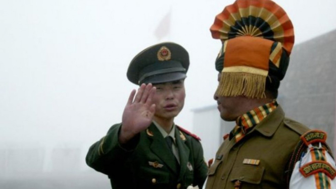 Serdadu India dan China (foto arsip).-Getty Images

