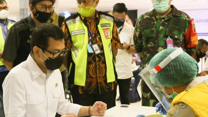 Menteri Pariwisata saat mengecek kesiapan Bandara Ngurah Rai Bali.