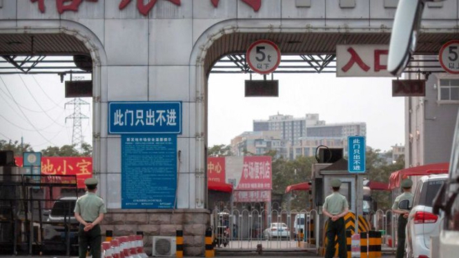 Pasar besar Xinfadi di Beijing sekarang ditutup karena menjadi sumber penyebaran baru kasus COVID-19 di ibukota China tersebut.