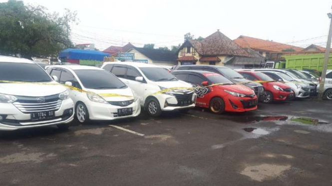 24 mobil rental yang digadaikan di Serang Kota