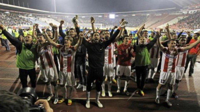 Pemain Red Star Belgrade merayakan gelar juara Serbian SuperLiga