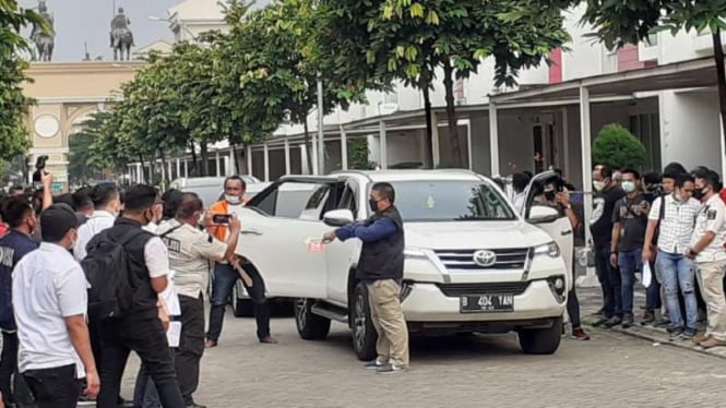 Rekonstruksi penyerangan di kediaman Nus Kei oleh John Kei cs.