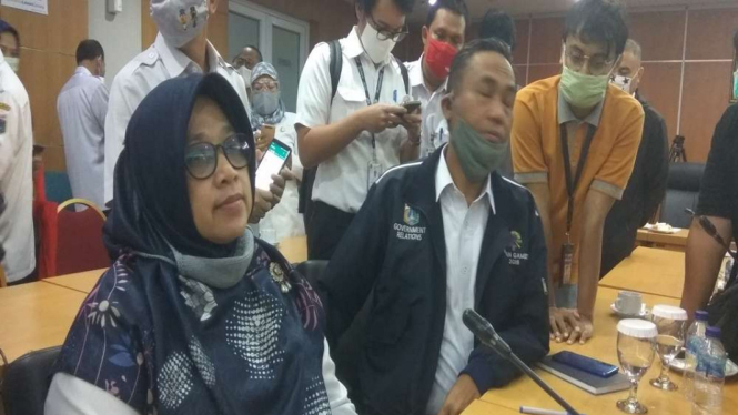 Kepala Dinas Pendidikan Provinsi DKI Jakarta, Nahdiana (kiri)