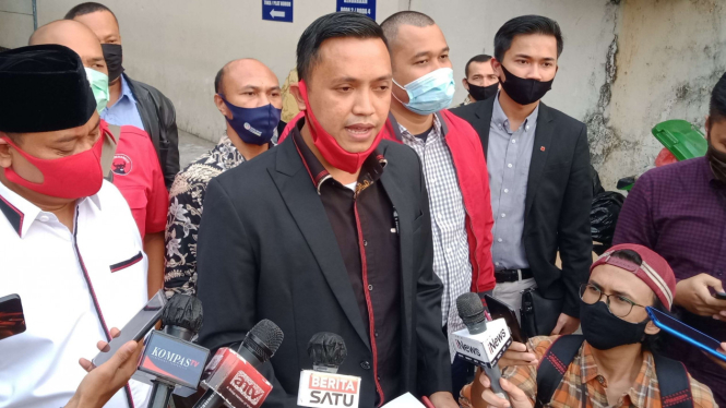 PDIP Resmi Laporkan Pembakaran Bendera Partai ke Polda Metro Jaya 