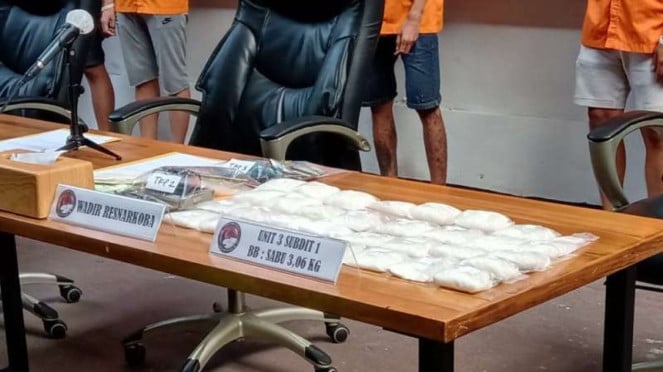 Narkoba tembakau gorila yang diracik jadi cairan rokok elektrik atau vape