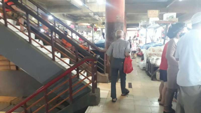 Pasar Tomang Barat, Jakbar dibuka kembali setelah ditutup tiga hari.