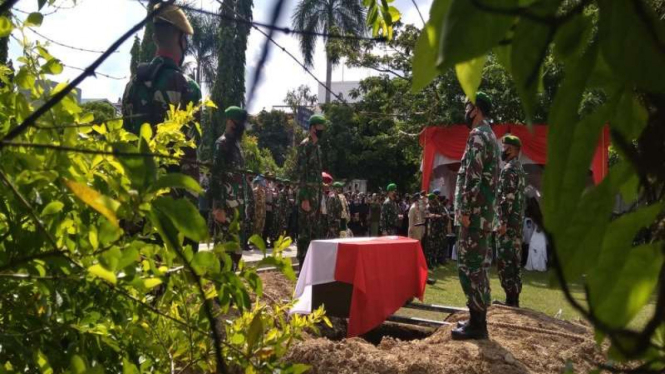 Pemakaman Pelda Anumerta Rama Wahyudi di TMP Kusuma Dharma Pekanbaru