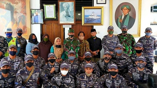 VIVA Militer: Prajurit KRI Diponegoro 365 Ziarah Makam Pangeran Diponegoro