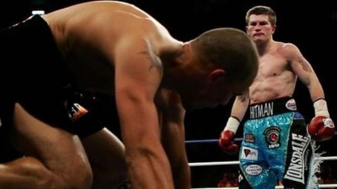 Mantan petinju asal Inggris, Ricky Hatton (kanan)