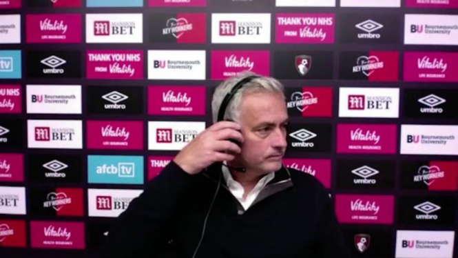 Manajer Tottenham Hotspur, Jose Mourinho, tinggalkan konferensi pers virtual