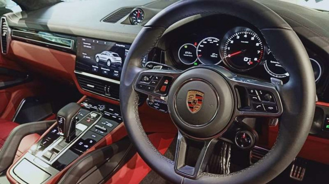 Interior Porsche Cayenne Coupe 