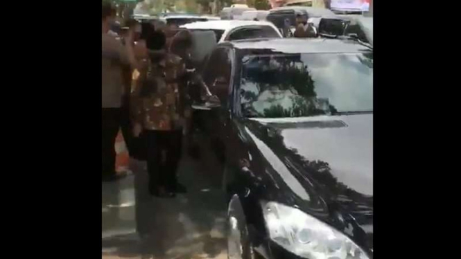 Mobil dinas Wakil Presiden diisi bensin dari Jeriken