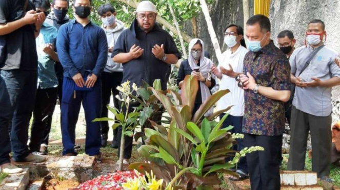 Pemakaman Yodi Prabowo di TPU wakaf Sandratex, Ciputat, Tangsel.