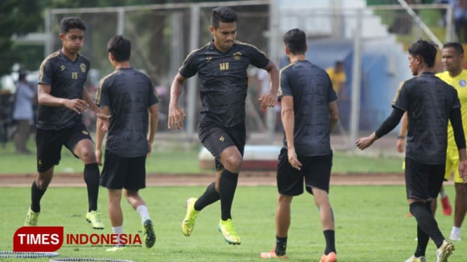 Latihan Pemain Arema FC. (FOTO: Tria/TIMES Indonesia)