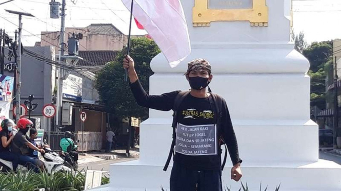 Lilik jalan kaki dari Yogyakarta ke Semarang protes maraknya judi togel di Blora