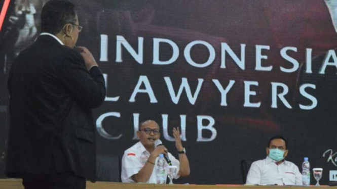 Sekretaris Daerah Pemprov DKI, Saefullah (kanan), dalam forum Indonesia Lawyers Club di tvOne, Jakarta, Selasa, 14 Juli 2020.