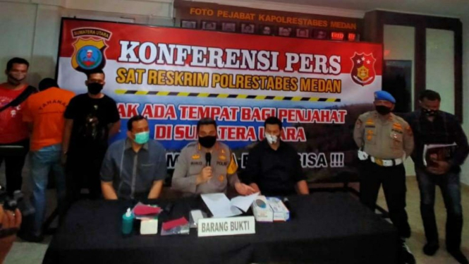 Konferensi Pers Polrestabes Medan terkait kasus Prostitusi Hana Hanifah.