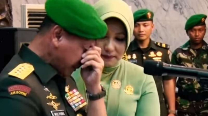 VIVA Militer: Jenderal TNI (Purn.) Mulyono menangis