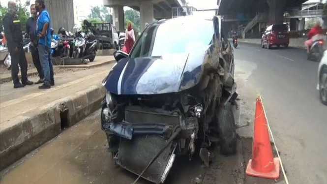 Mobil yang terlibat dalam kecelakaan maut di Jatinegara